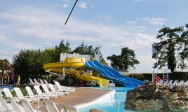 Piscine avec toboggan dans le Loir et Cher