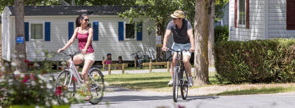 vélo dans le camping domaine de dugny